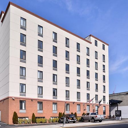 Red Lion Inn And Suites Brooklyn New York Bagian luar foto